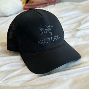 Black Arc’teryx hat